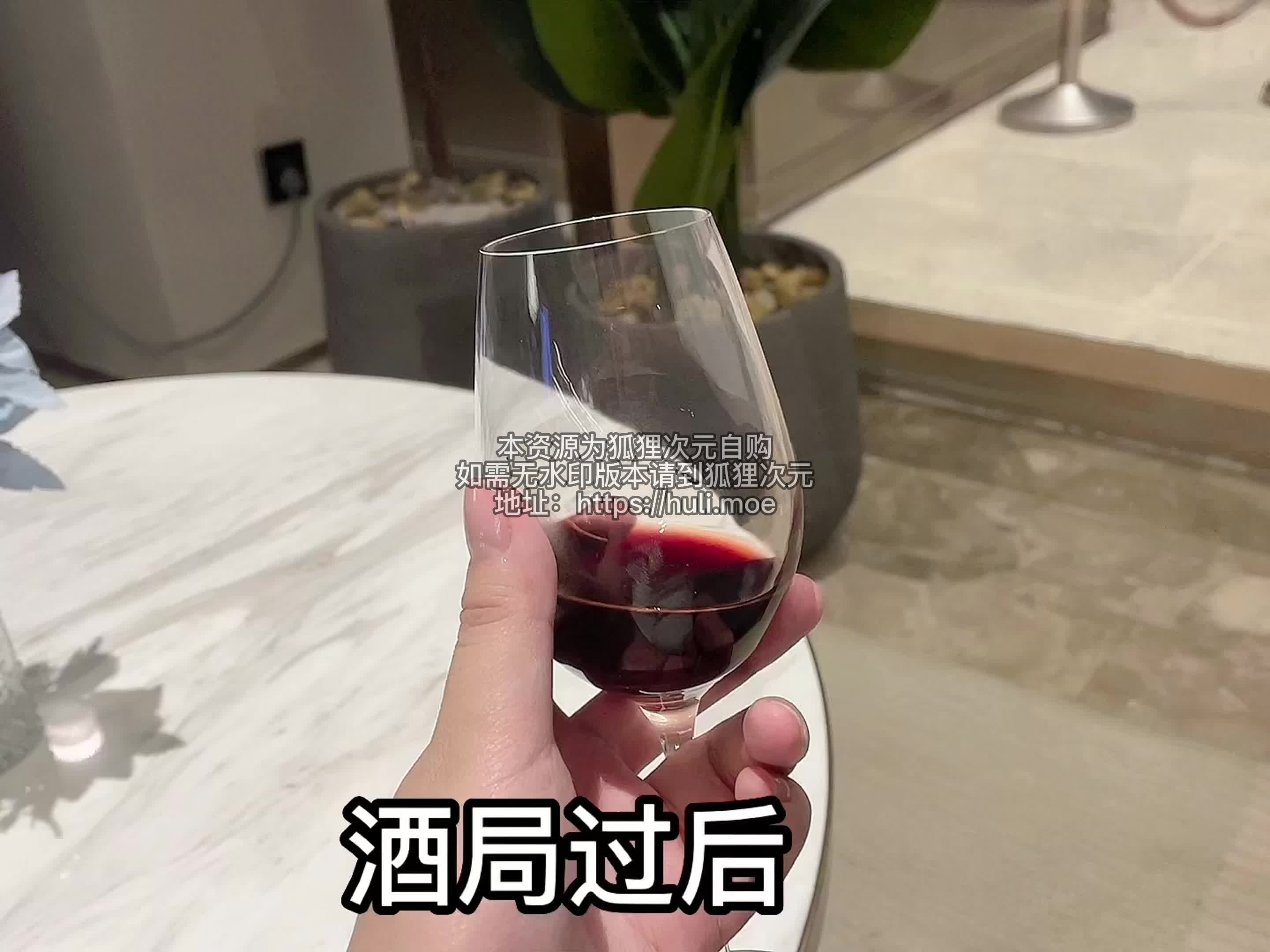 【女神福利】极品网红女神抖娘利世之宿醉晚归被尾随