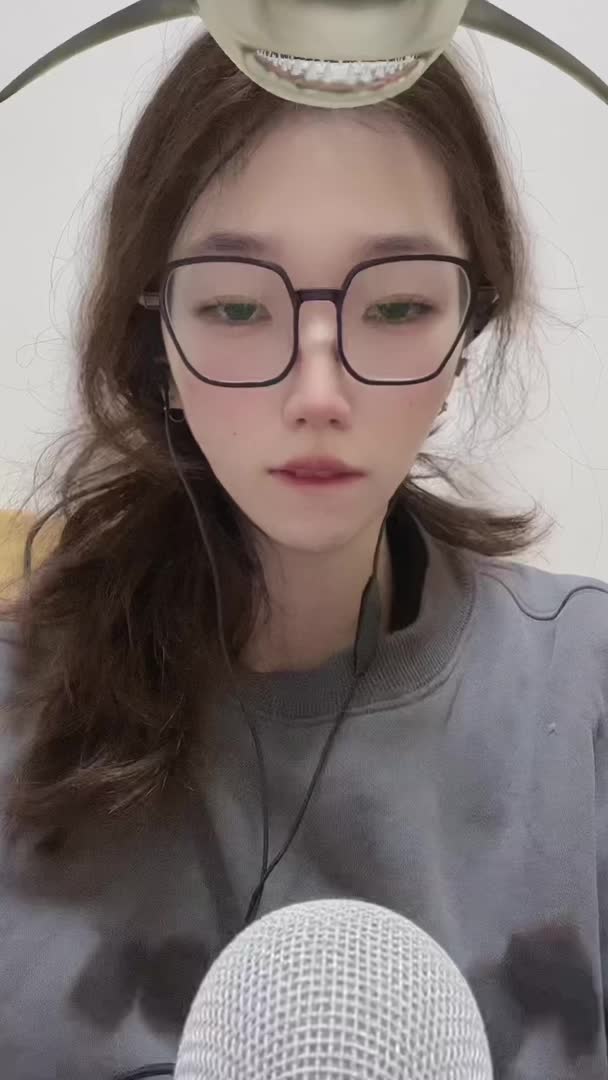 ASMR@抖音六六 粉丝群助眠付费视频合集 31