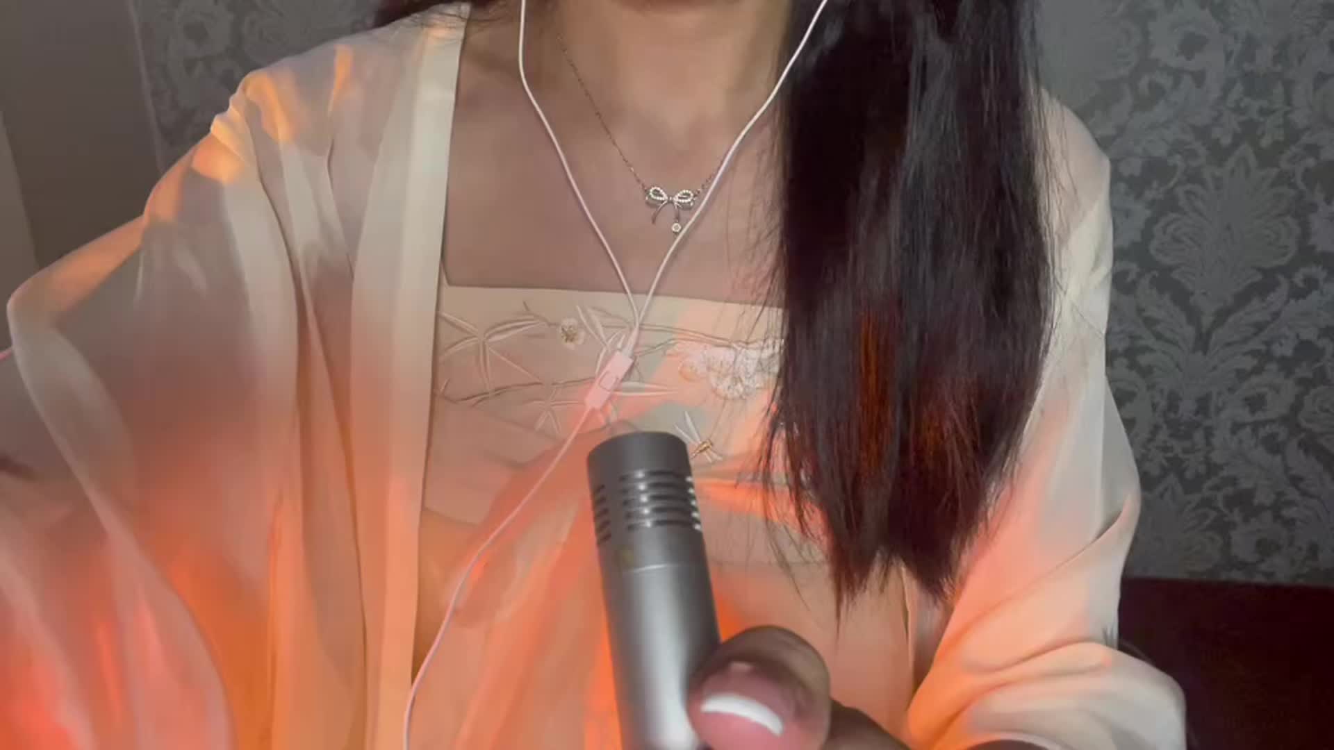 ASMR@抖音六六 粉丝群助眠付费视频合集 77