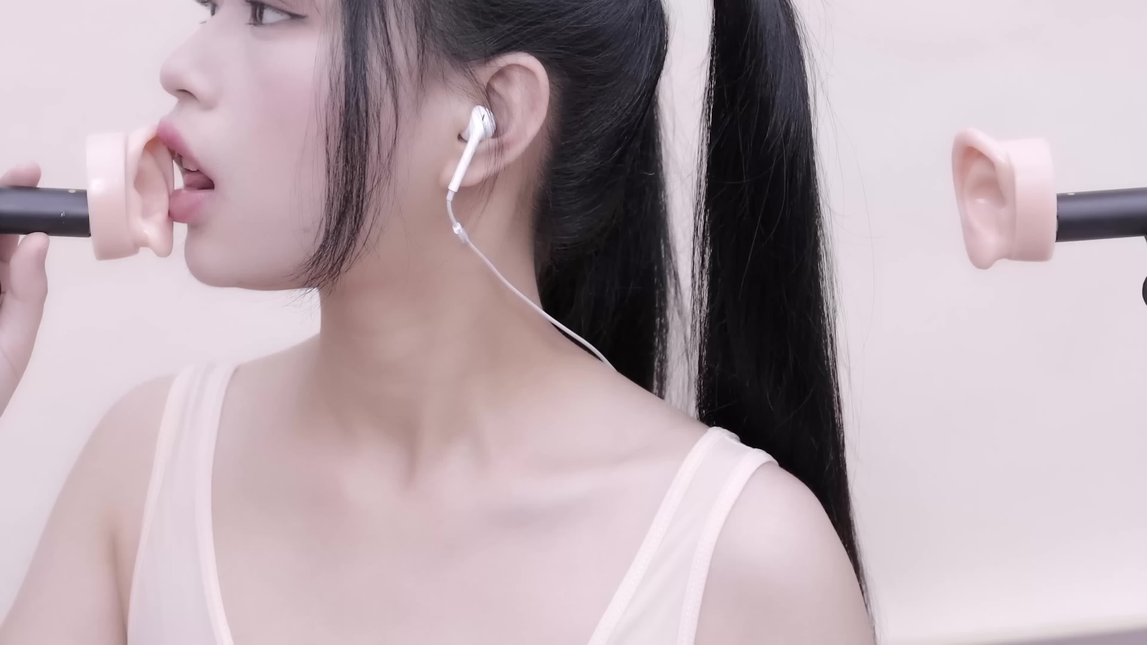 【精选助眠】晓美ASMR口腔音掏耳朵舒适舔耳享受 2