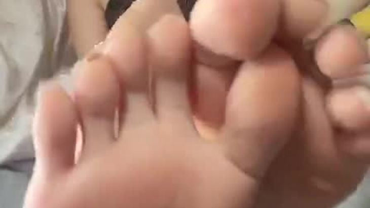 【易直播幸子睡不醒】高颜值丝姬模拟足系微信福利合集 54