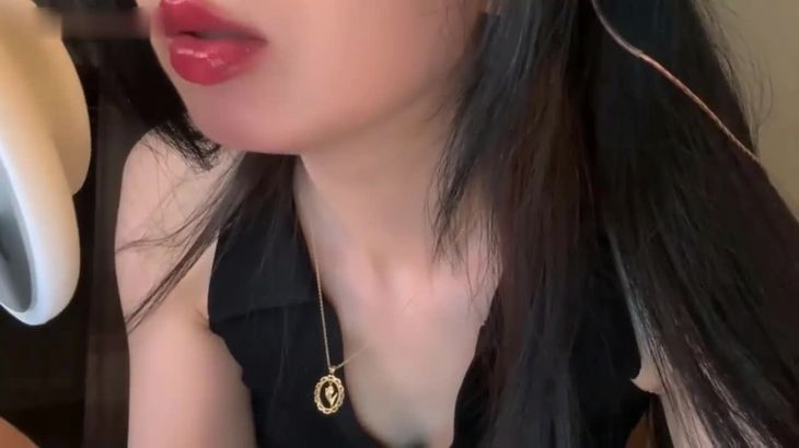 【晚安yoyo】ASMR口腔音舔耳身心放缓舒适助眠视频集 3
