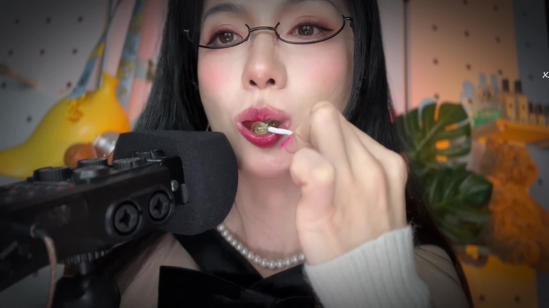 【精选助眠】晚安yoyoASMR系列之吃两种棒棒糖