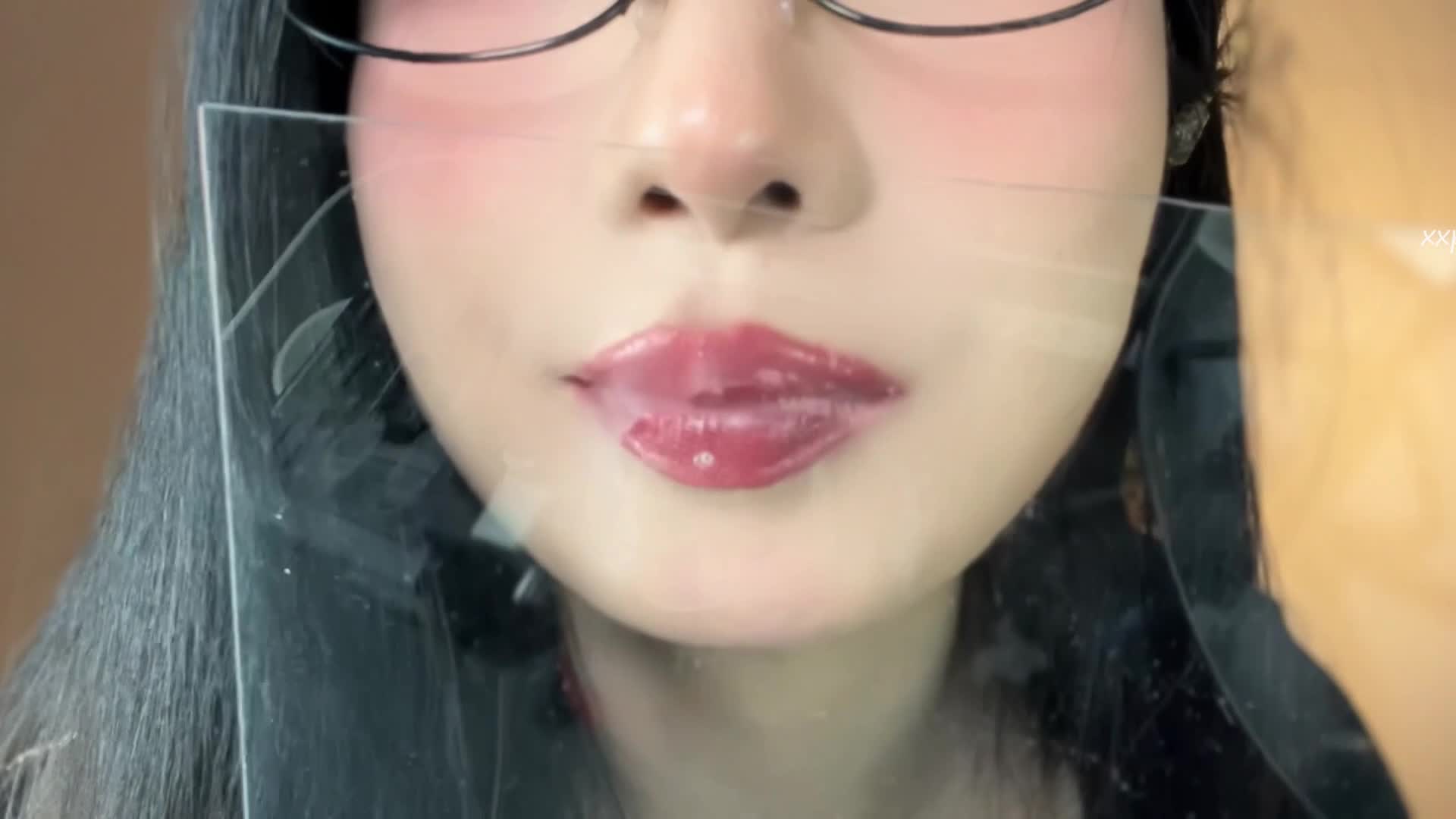 【精选助眠】晚安yoyoASMR系列之涂口红ian屏