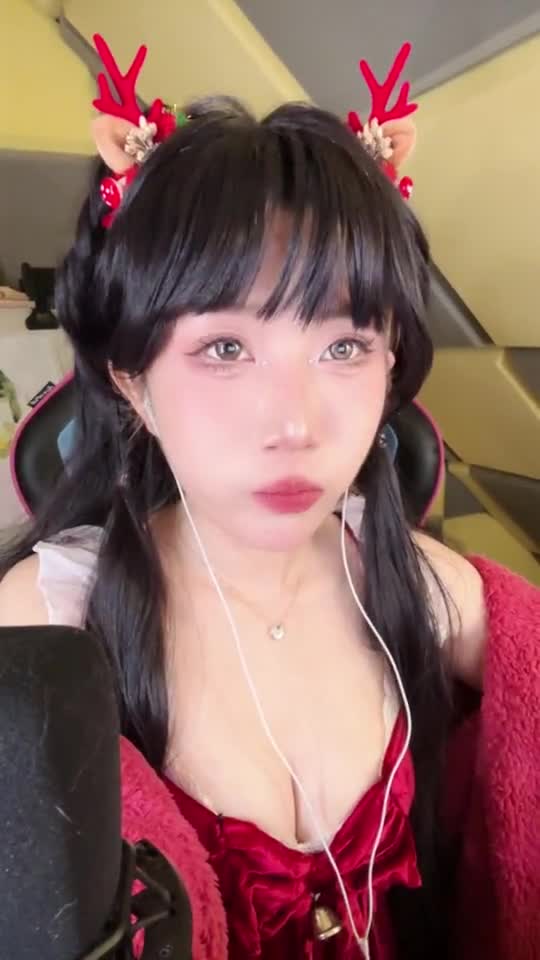 【长篇助眠】ASMR声优Aki秋水粉丝收费密码房超长哄睡黑白丝足控COS量大管饱 2