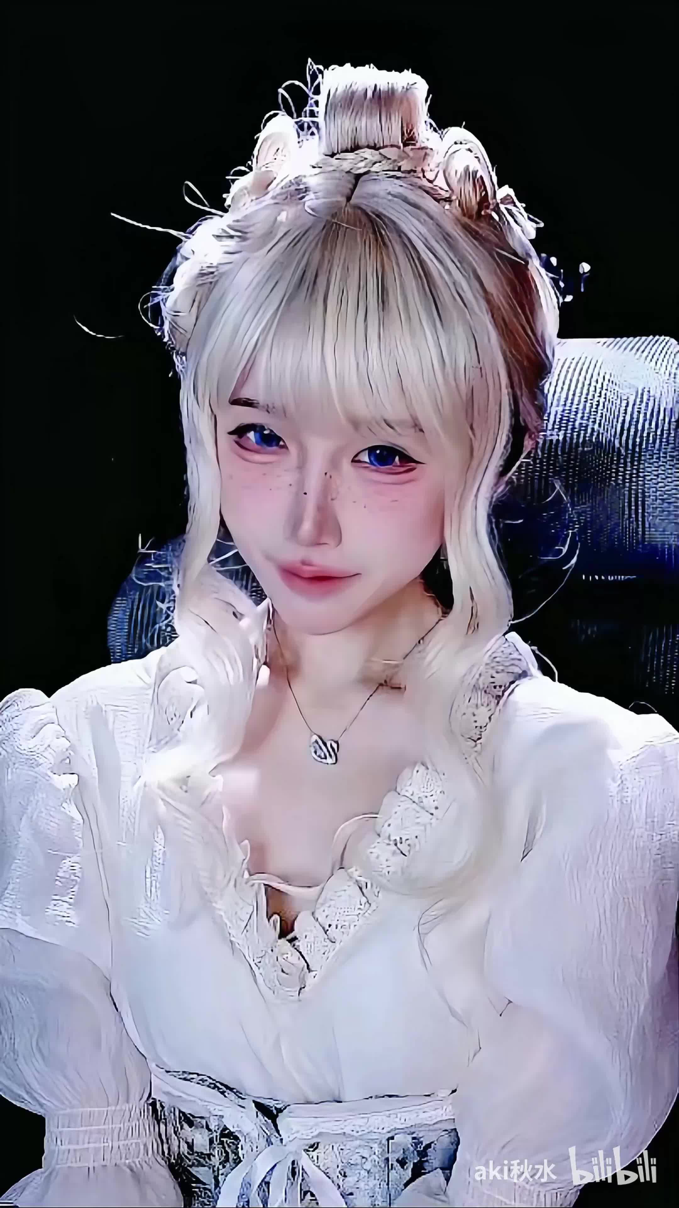 【福利助眠】Aki秋水充电福利ASMR助眠系列之搓手手鹅绒棒采耳少量孔雀鱼今天也很可爱!