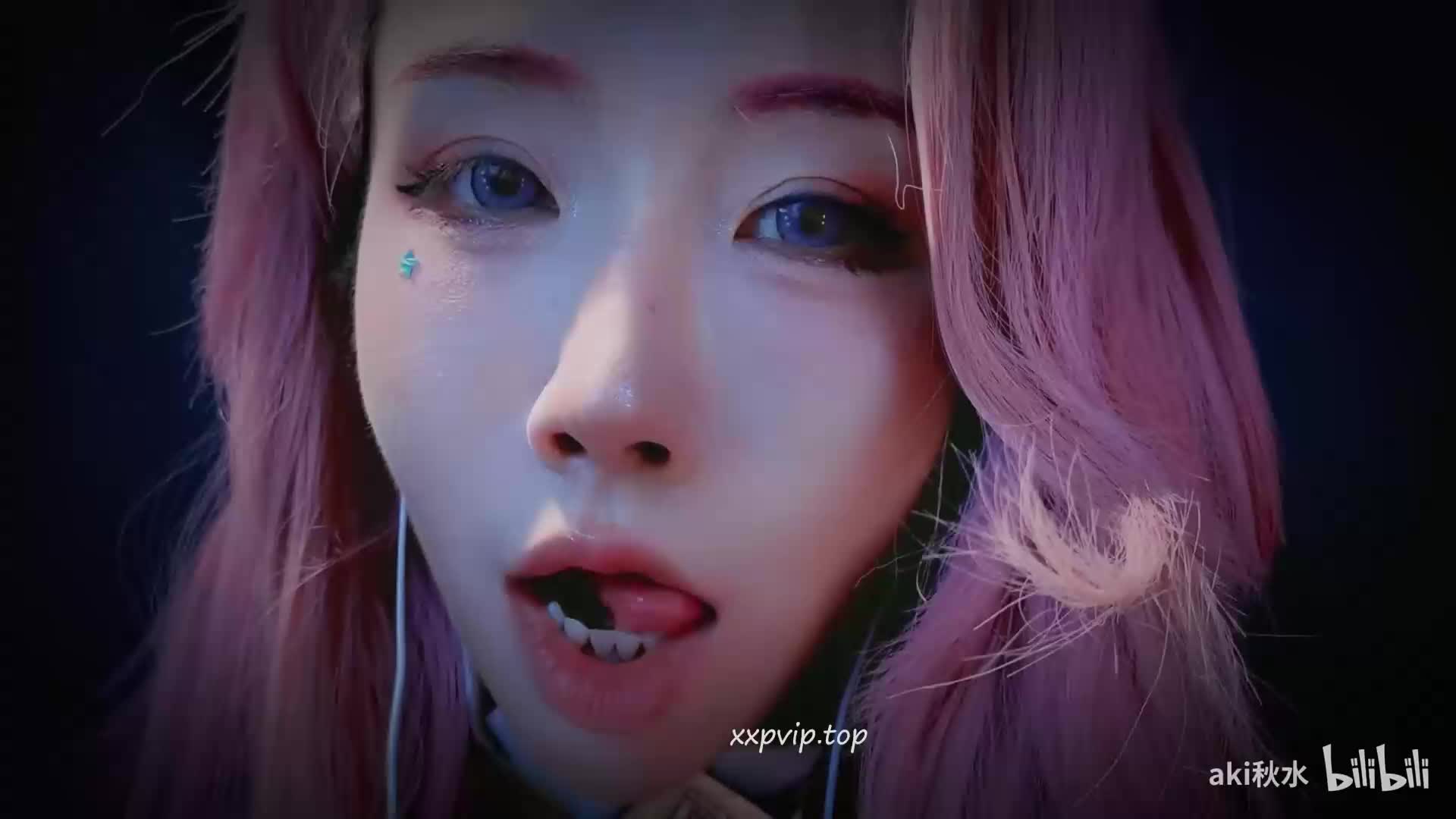 【福利助眠】Aki秋水充电福利ASMR助眠系列之萨勒芬妮怼脸助眠啵啵~孔雀鱼采耳超近!!!